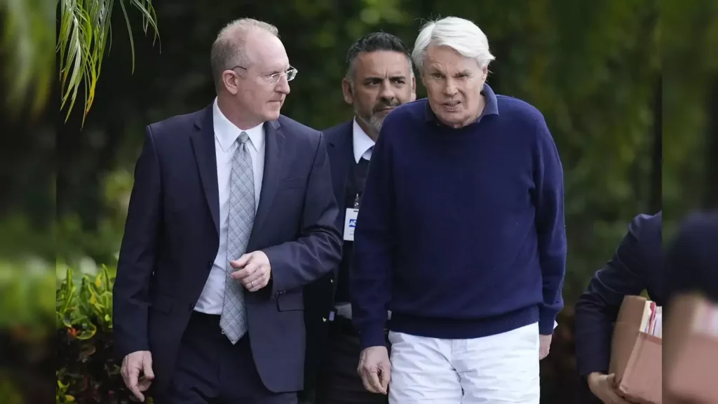 ex-abercrombie-ceo-mike-jeffries-pleads-not-guilty-to-sex-crimes