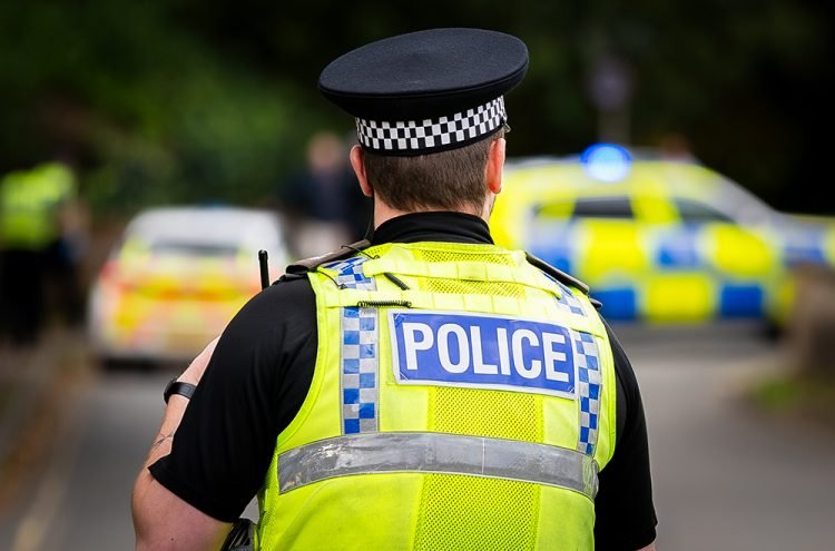 Wiltshire-Police-officers-back-2023-1-750x495