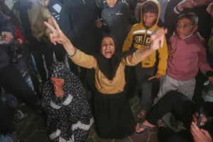 AA-20250115-36756596-36756587-PALESTINIANS_CELEBRATE_AS_TRUMP_ANNOUNCES_DEAL_REACHED_FOR_HOSTAGES_IN_GAZA_cropped-1736975083 (1)