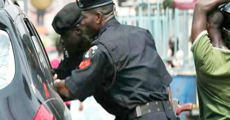 Man-Alleges-Police-Demand-For-Bribe-At-Checkpoint-Caused-Mother’-Death